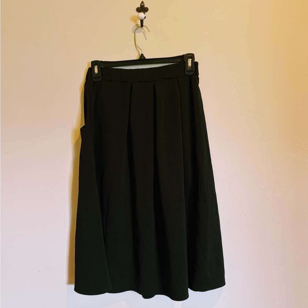 Elastic Waist Pleated Knee Length Pocket Skirt - Picture 3 of 4